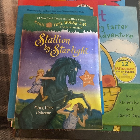 Books bundle - Picture 3 of 8